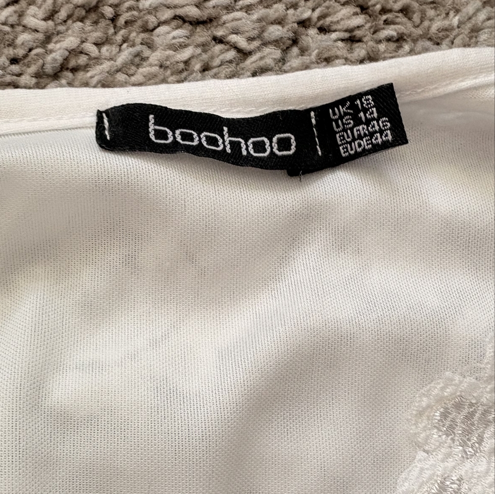 NWOT Elegant White Lace Bodysuit Top - Picture 2 of 4